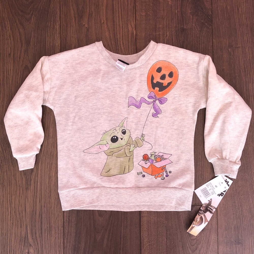 NWT Baby Yoda Halloween shirt